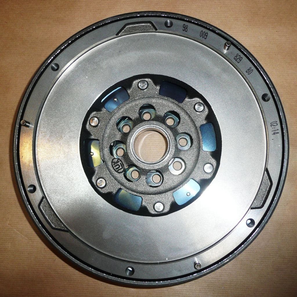 Dubbelmassesvänghjul - Peugeot 407/5008 2.0HDI från Autofrance - bild 2